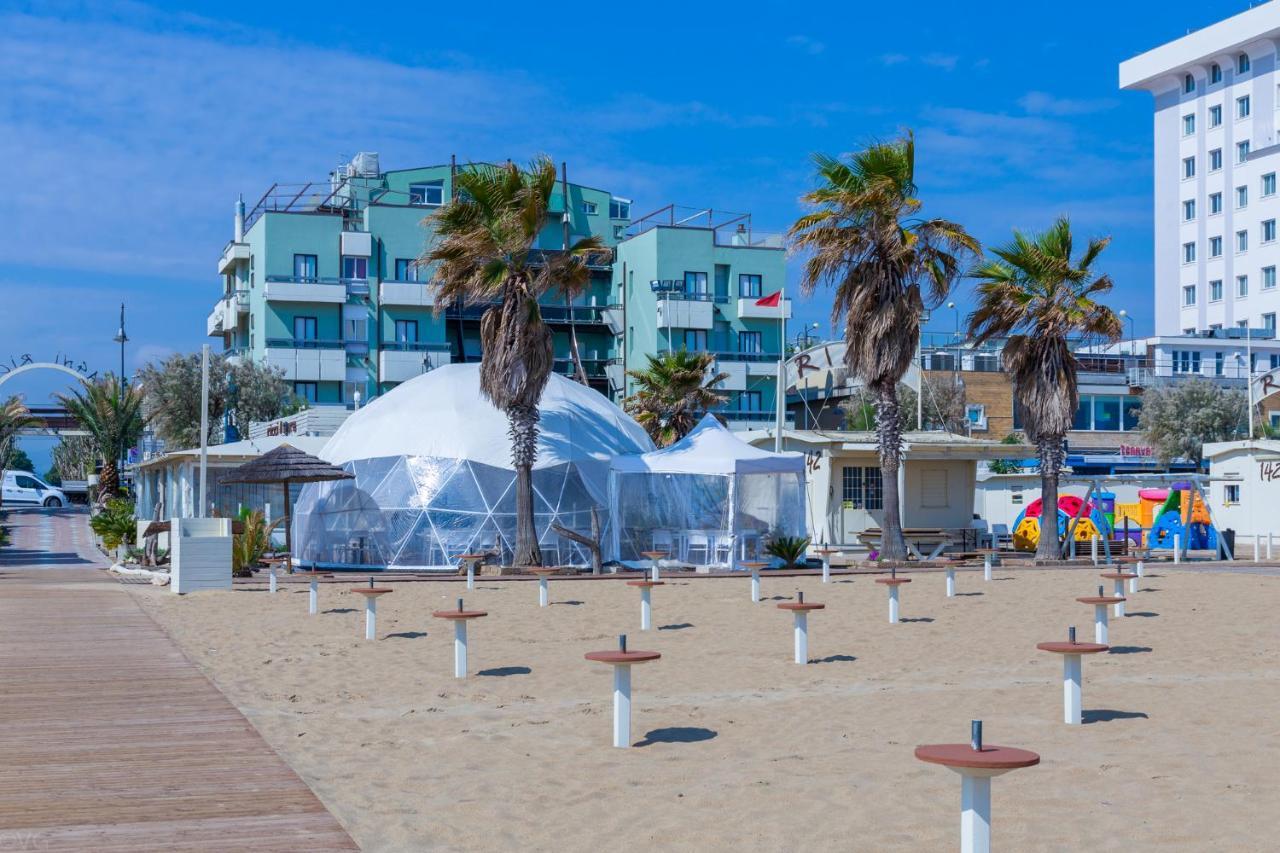 Hotel Executive La Fiorita リミニ エクステリア 写真